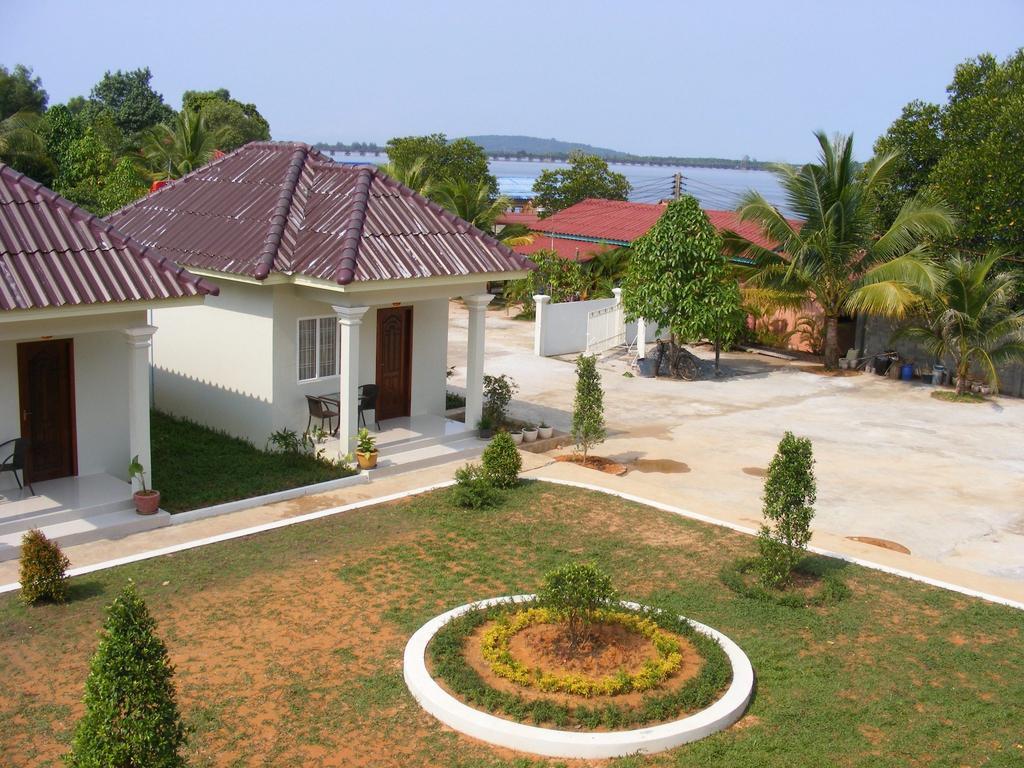 Chnerikray Guesthouse เกาะกง ภายนอก รูปภาพ